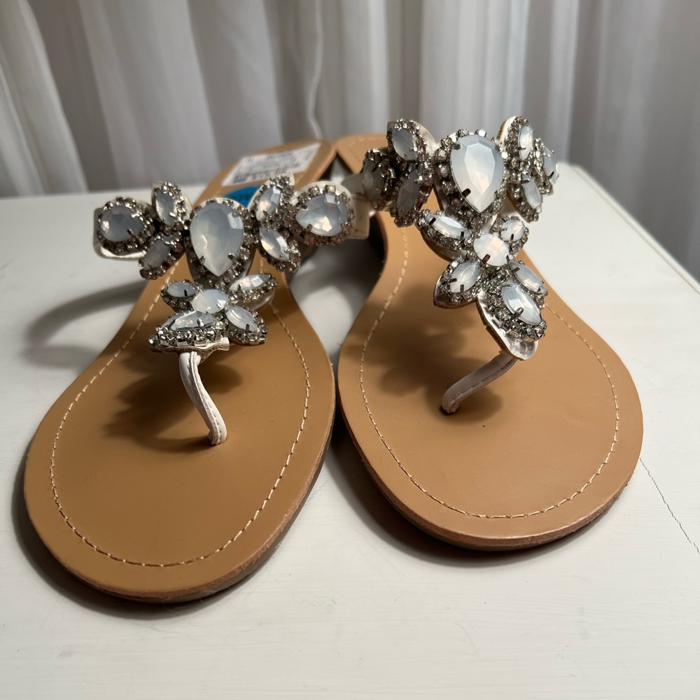 New, never worn Beaded white sandals. Size 10W